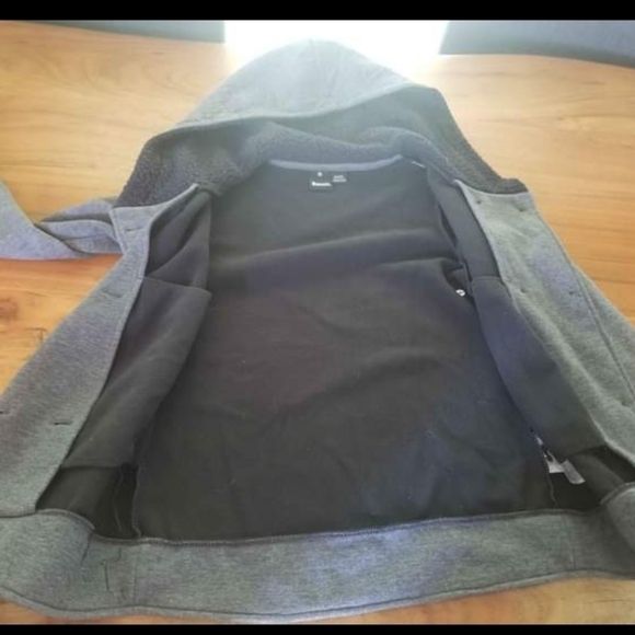 Coats - Picture 3 of 4